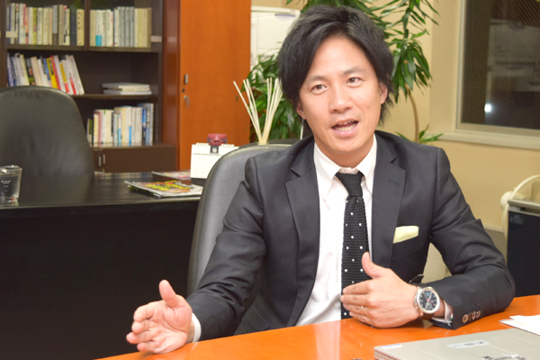 取締役社長篠田徹也氏