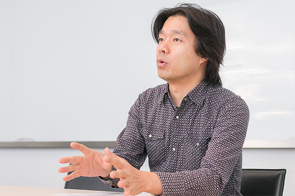 LINEゲーム事業部/副事業部長 清水信彦