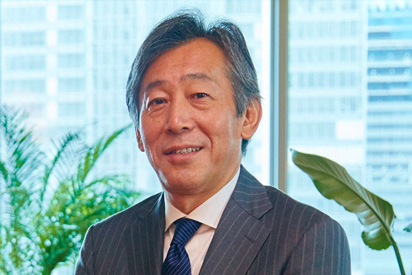 専務執行役員・グローバルエンタープライズ営業本部長/山賀裕二
