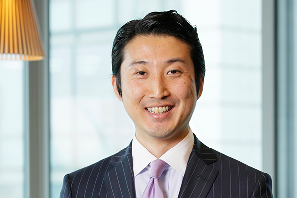 執行役員 エンタープライズ第三営業本部長 井上