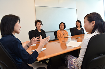 座談会の様子2