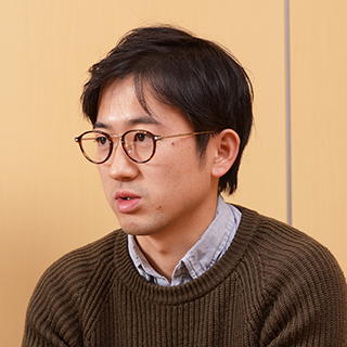 アソシエイト 上村康太