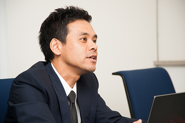 シニアアカウントエグゼクティブ2013年入社