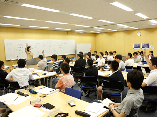 生徒が積極的に参加する講義の様子
