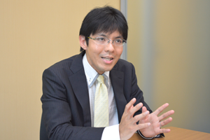 入社7年目で人材・組織変革コンサルティング部門のサービス業界チームをマネジメントする内田