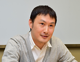 LINE急成長の理由は、型破りなチャレンジを陰で支える優秀なバックオフィスにあった