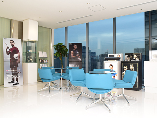 東京支社のエントランスロビー